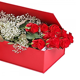 Kutuda 7 Kırmızı Gül